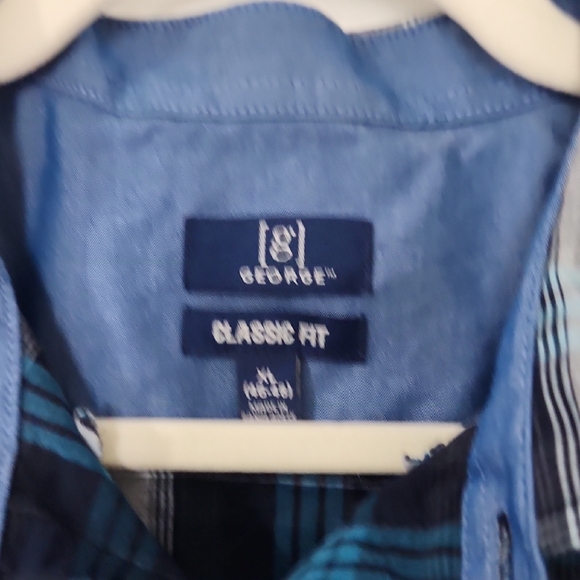 Blue and White Plaid Button-Up Shirt - Picture 3 of 4